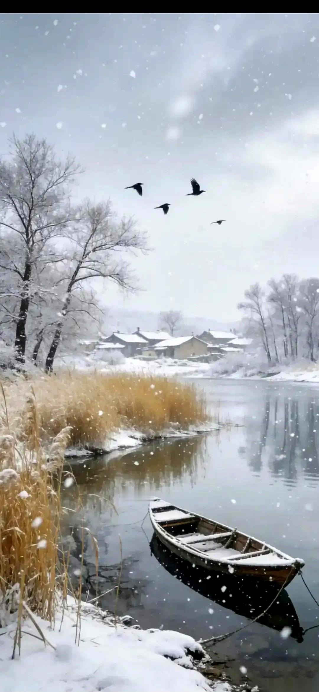 有些足疗店，一进去就递给你一条一次性小蓝裤。
薄得像纸，感觉一撕就破的那种。别以