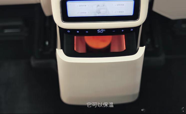 杨紫给爸爸的生日惊喜，是风云T11，更是一份对生活的美好祝福，愿爸爸在风云T11