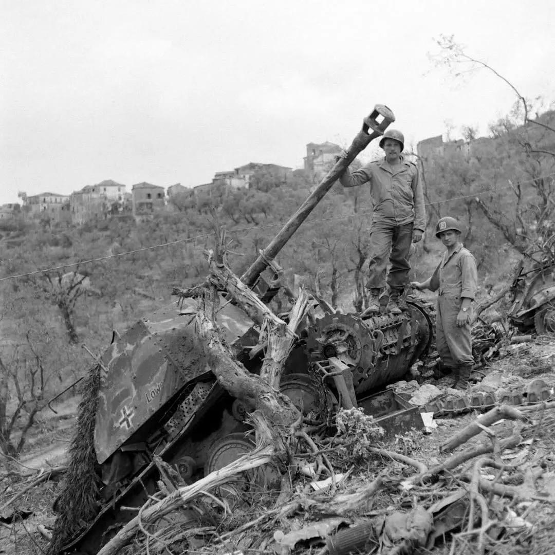 1944 年 5 月 23 日，意大利，埃斯佩里亚西北方向的利里河谷 SP8 公