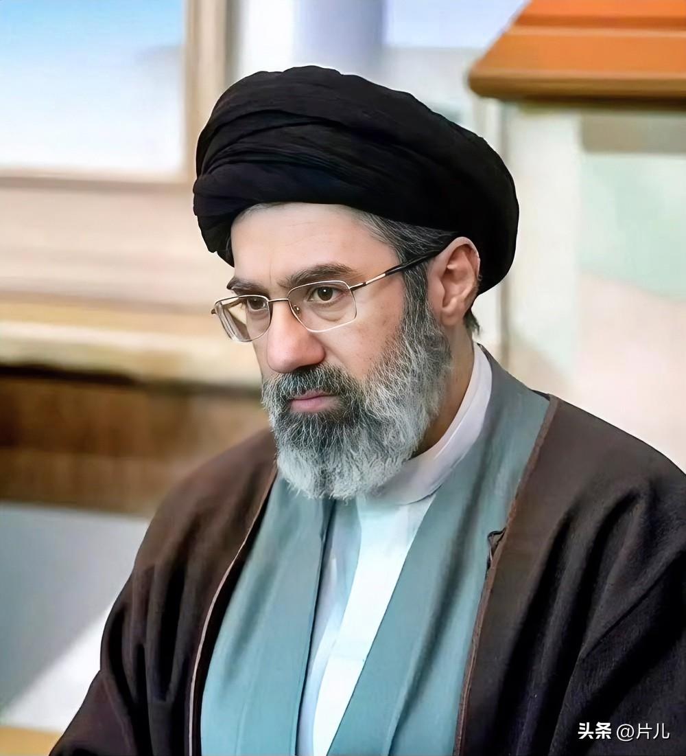 一声叹息！伊朗正式宣布哈梅内伊的儿子，被选作新一任最高领袖后，以色列几乎第一时间