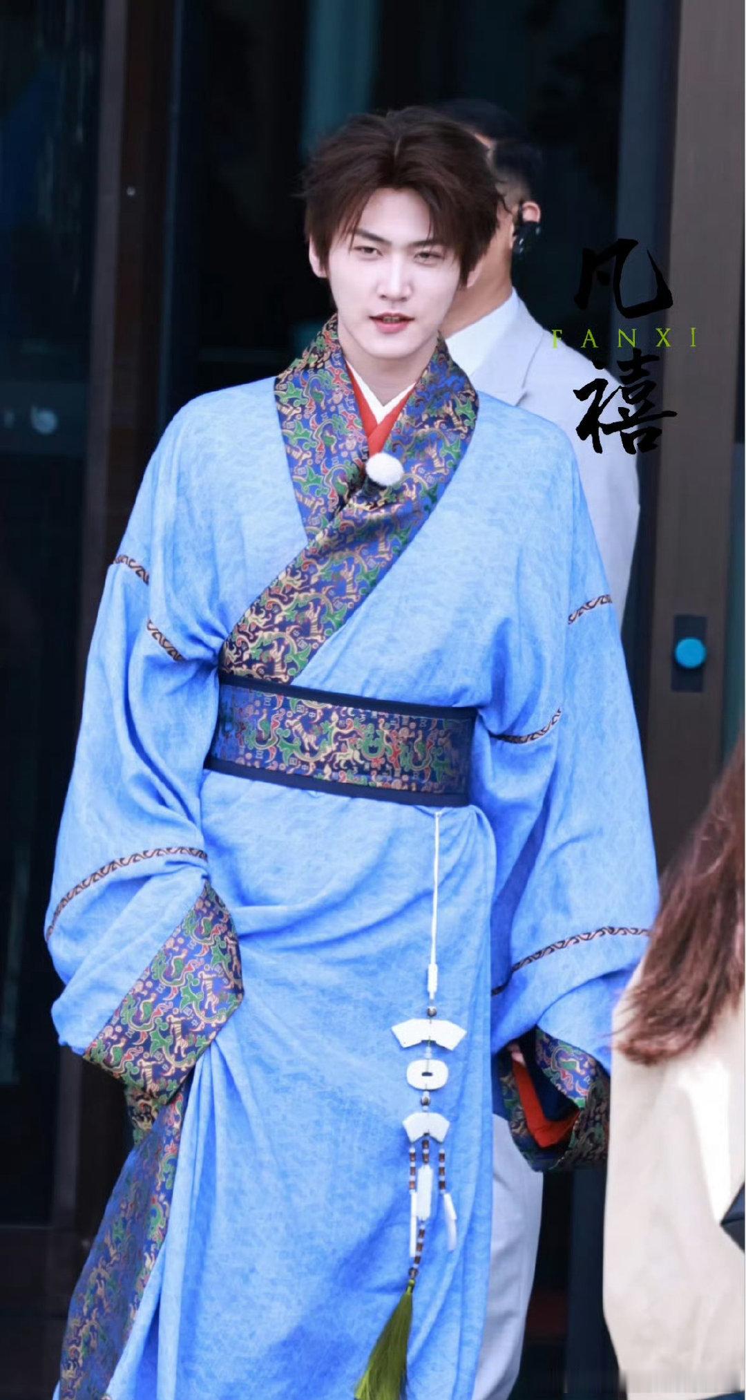 李昀锐 范丞丞 张真源 丞磊 周柯宇今天奔跑吧战国袍造型路透 