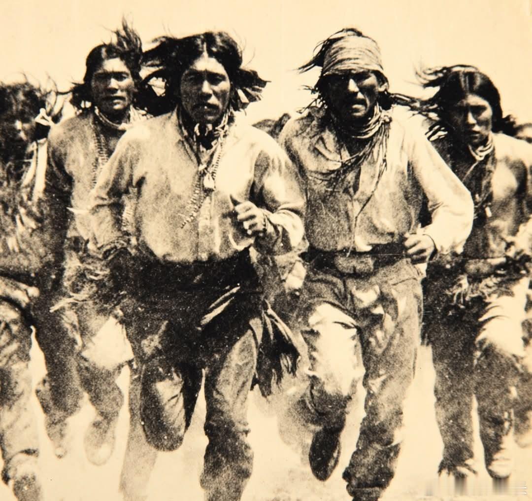 美国西南部的阿帕奇战士以超凡耐力闻名：单日徒步行军可达130公里（约80英里），