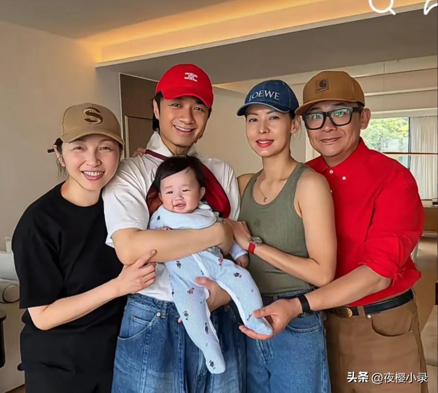 古巨基57岁妻子产后罕露面，豪宅接待好友二胎曝光！小宝贝穿着一身蓝色的小套装，圆