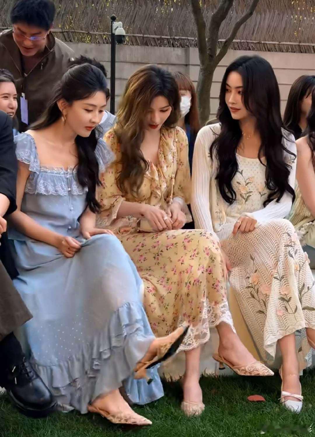 张予曦梁洁许佳琪孙芮阿诺坐一起看秀张予曦梁洁许佳琪孙芮阿诺同框张予曦梁洁许佳琪孙