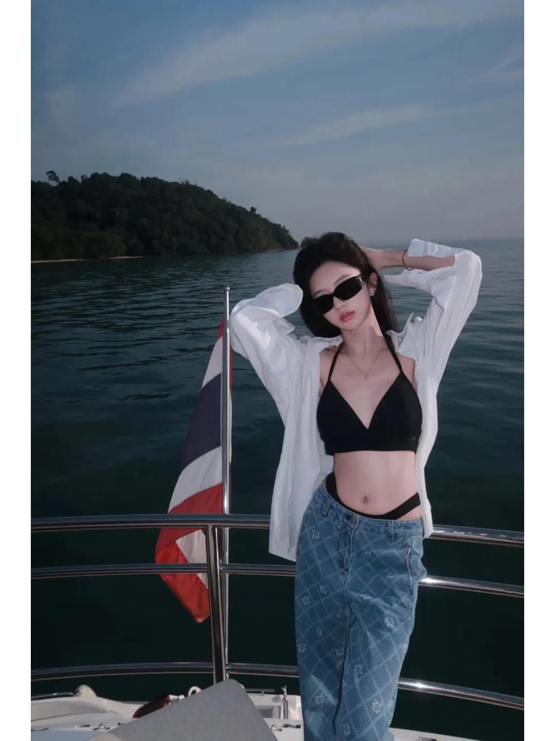 夏日游艇穿搭指南，轻松演绎海滨风尚！比基尼海边穿搭 海边游玩穿搭， 度假穿什么？