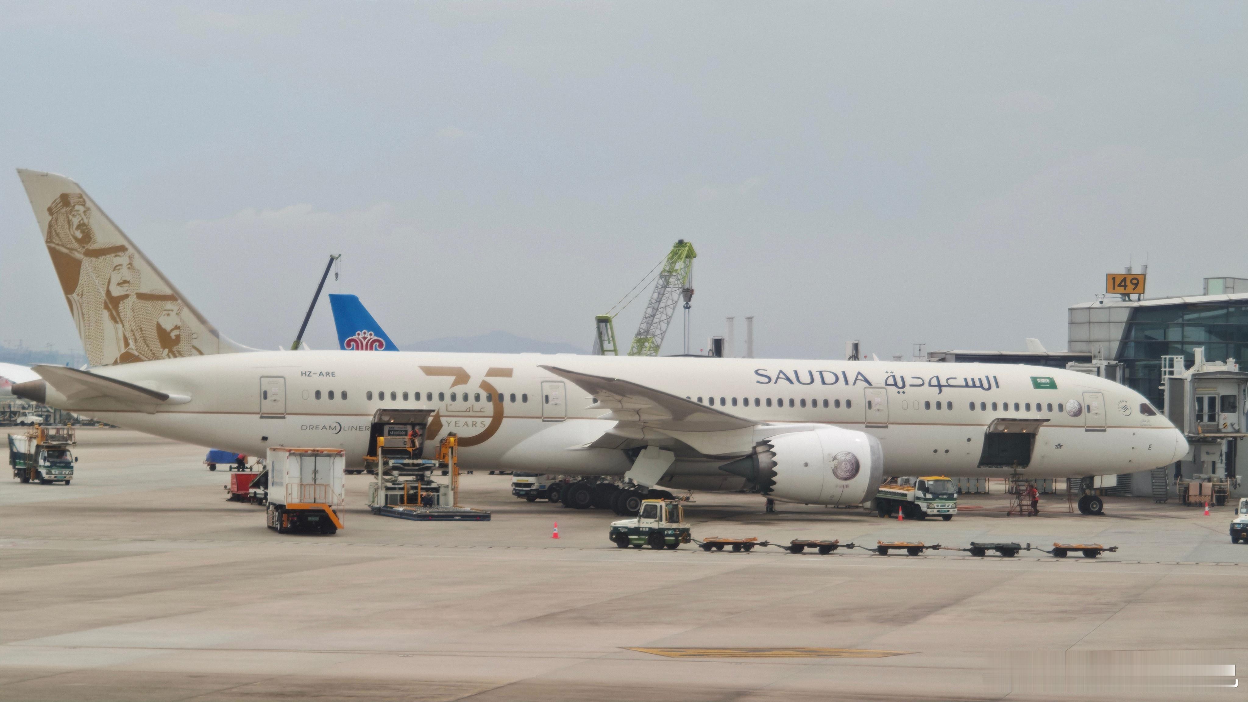 “土豪航空”涂装都是金色 沙特航空flysaudia  ​​​