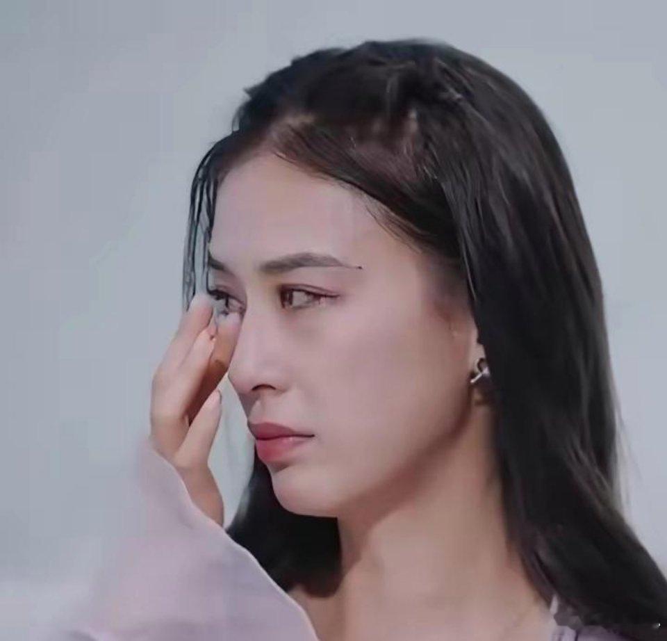 杨子崩溃大哭  《再见爱人4》杨子对着黄圣依崩溃大哭：“没有脸看你”“没有脸让你
