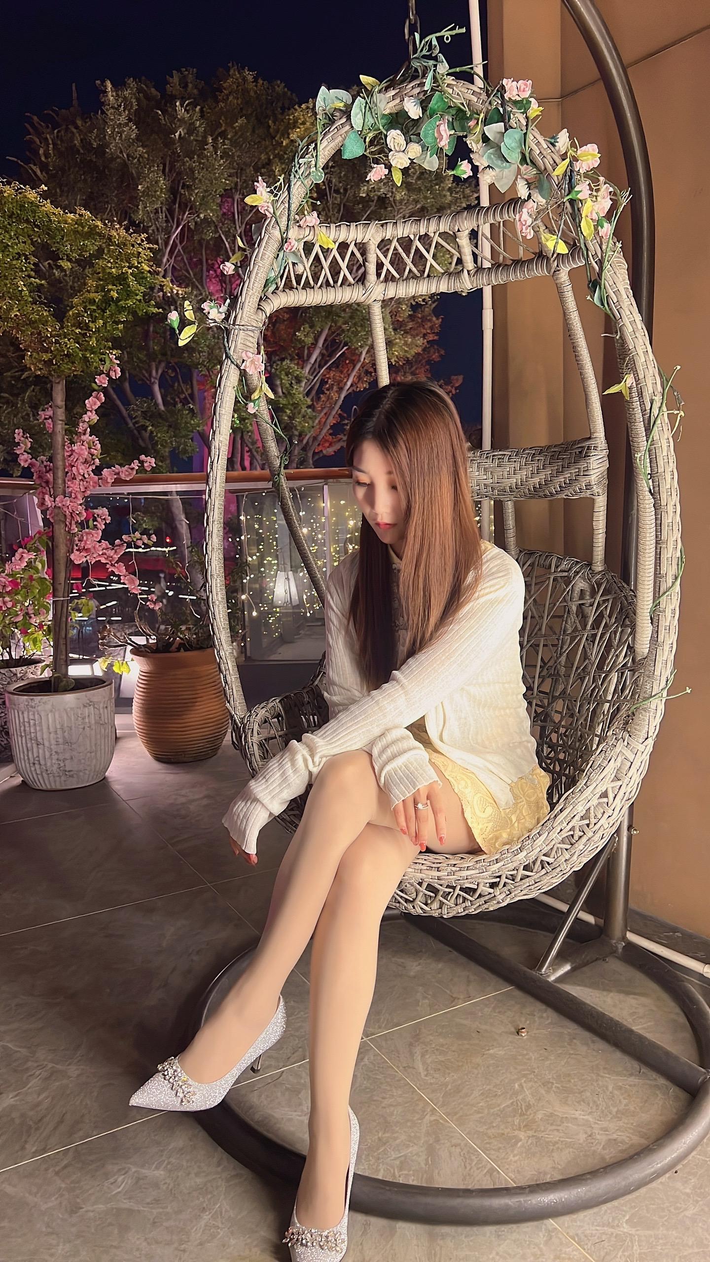 人生总是这个样子，总要经历一些事，看透一些人，才能明白许多许多的事。