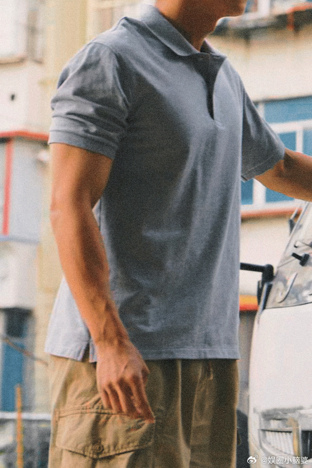 黄景瑜设计戴帽子简直神来之笔被黄景瑜的专业度征服！✨他不是敷衍完成角色，而是真正