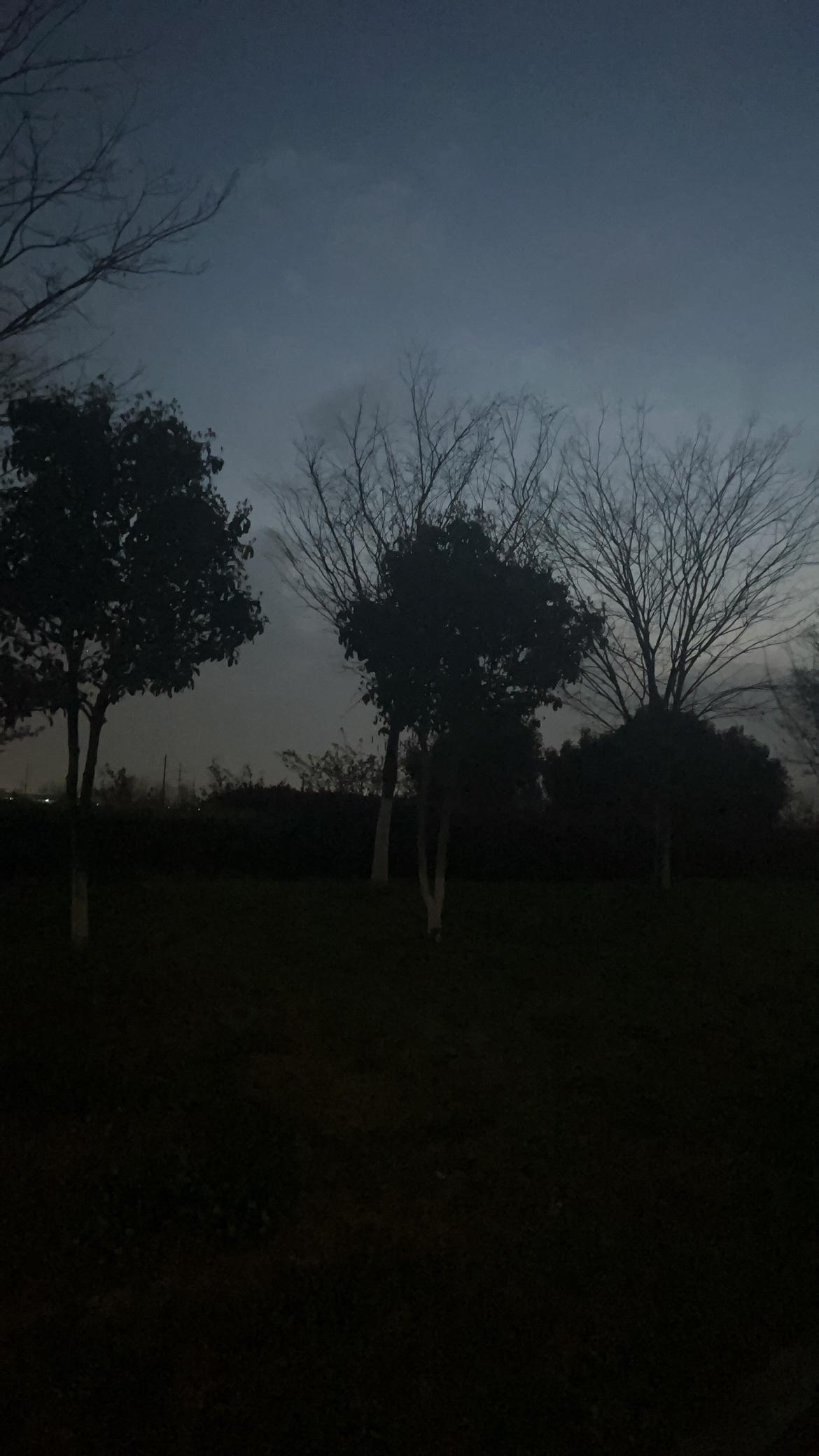 我的今日状态：😁轻松愉快
我这里的天气：☀️晴天