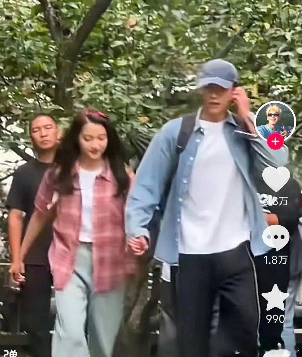 黄景瑜和关晓彤的cp，陆地夫妇的周边吗[允悲] ​​​