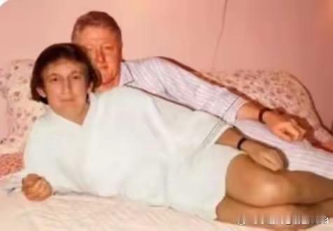 西方权贵司法系统的遮羞布有多厚？
这起案件最诡异的地方，

莫过于爱泼斯坦的“自