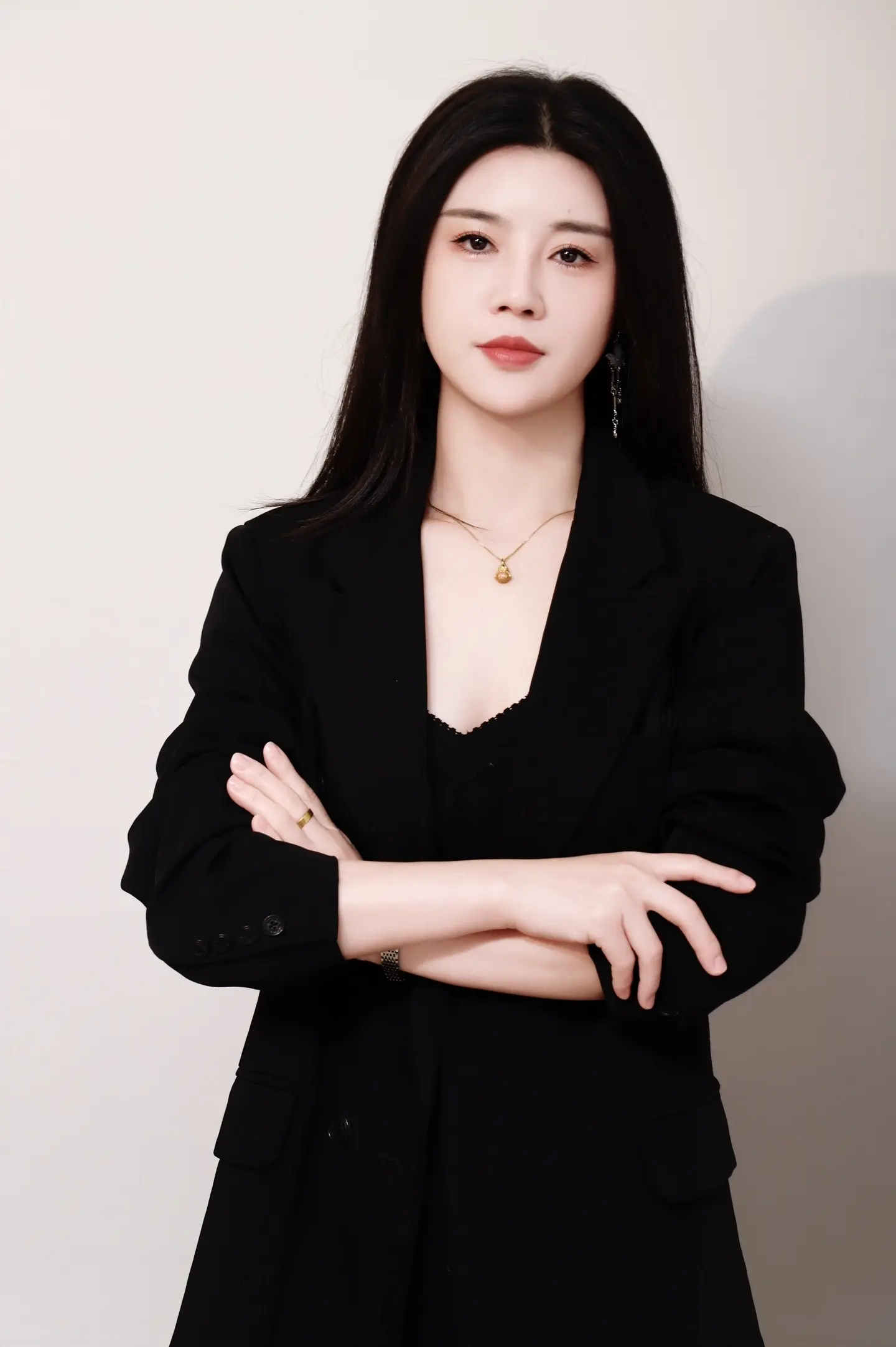 后来我选择了沉默，选择了后退，不想再去计较了，我想让自己快乐一点！