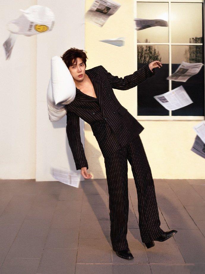 王安宇的敏感我敢时刻不畏惧外界变化，坚守专属节奏！用温柔包容细腻，用修护抵御敏感