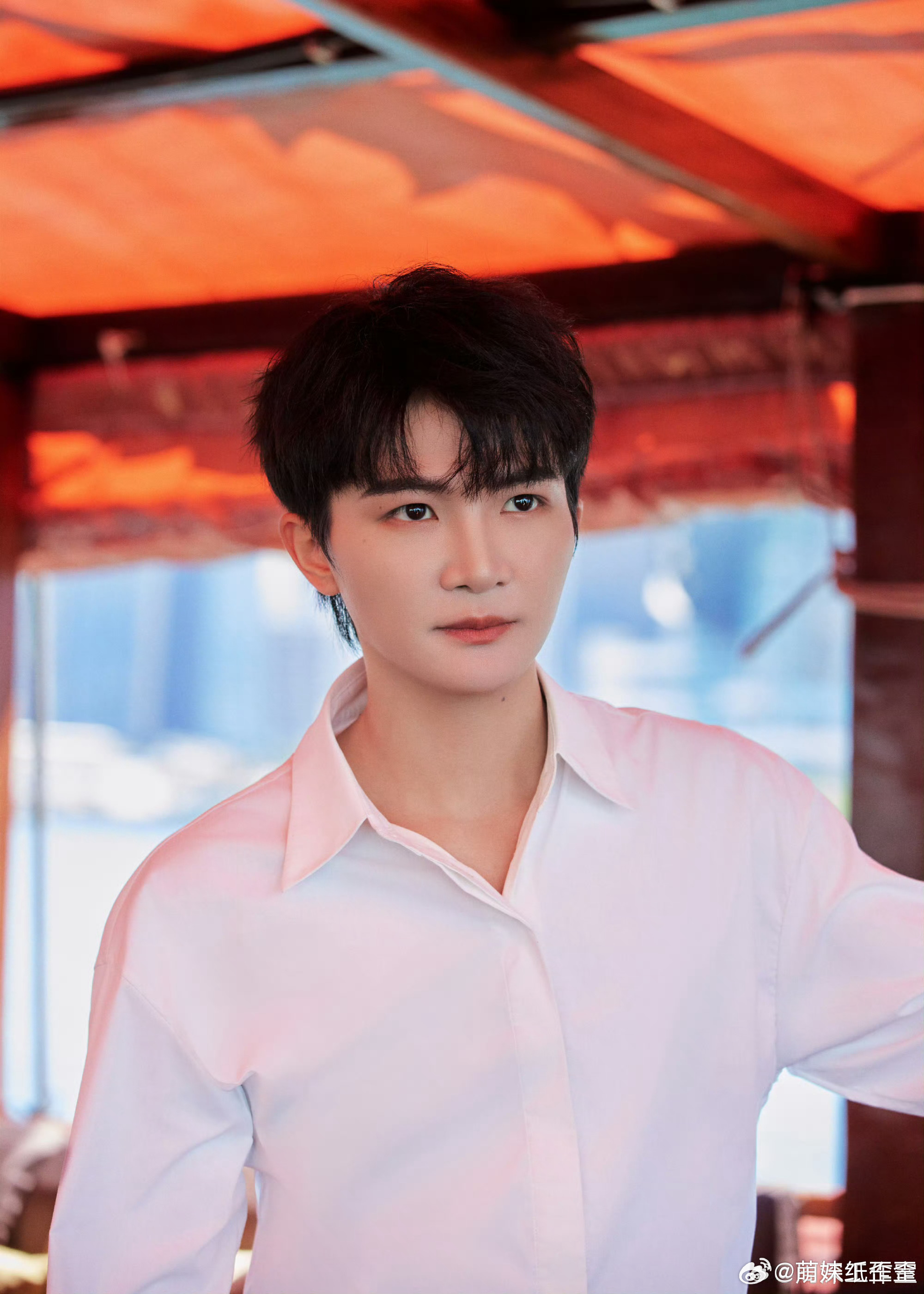 周深微博之夜加速器给周深的新年心意 🔹别小瞧自己，能站起来的，永远是自己！要谢