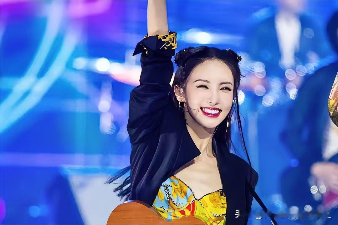 定论来了：罚款1500元，不构成犯罪。

所以金晨这是没事了，综艺继续上，舞继续