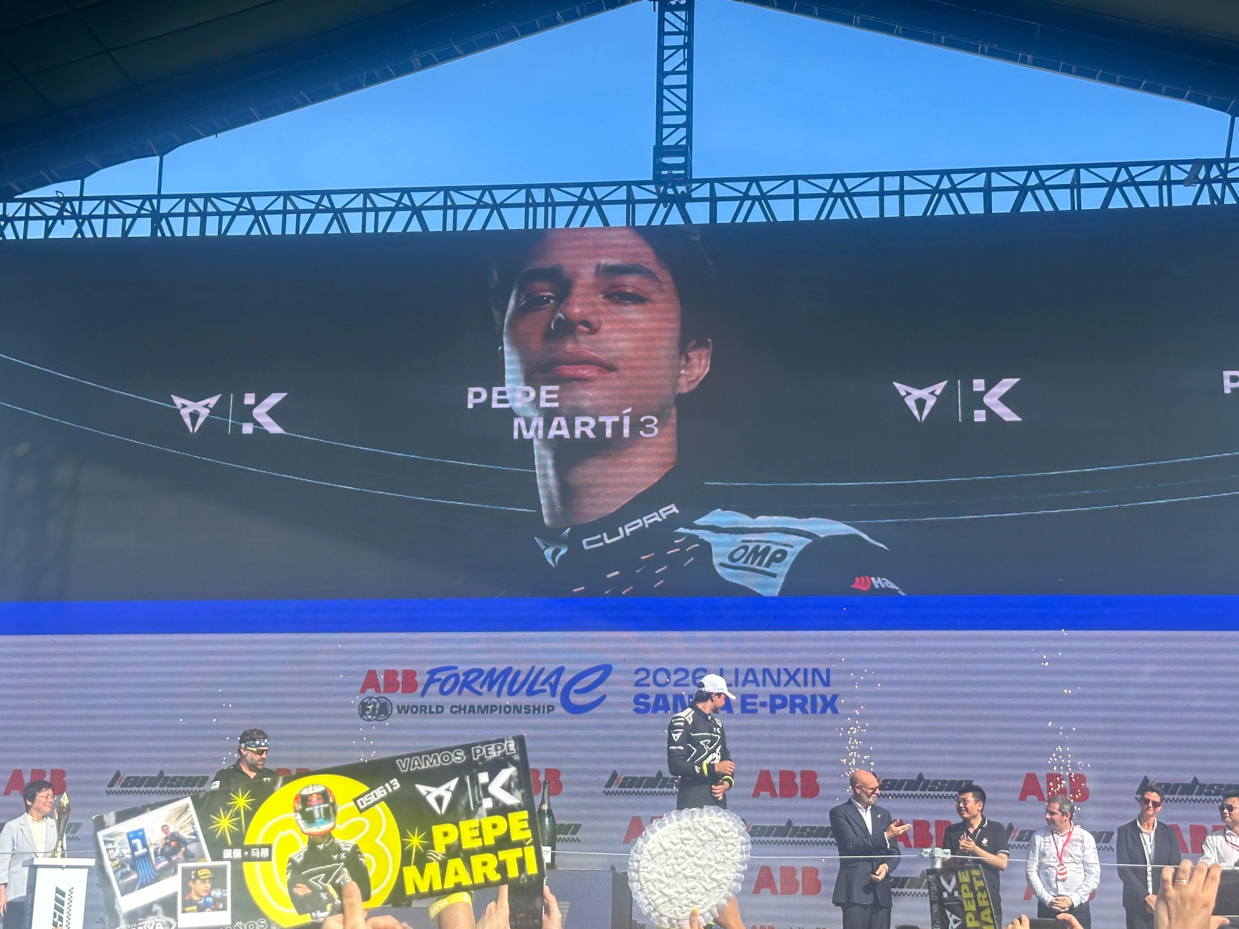 FormulaE2026fe电动方程式三亚站 佩佩在国内热度也太高了～