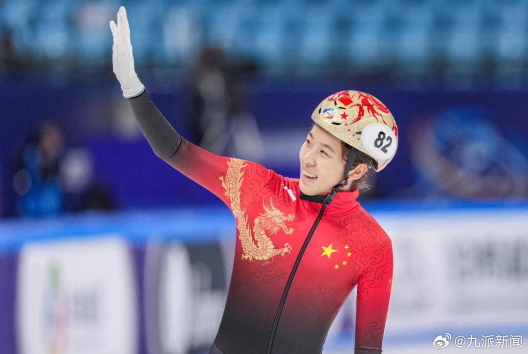 #张楚桐担中国代表团旗手说值了#【#张楚桐回应担任中国代表团旗手#：特别激动，值