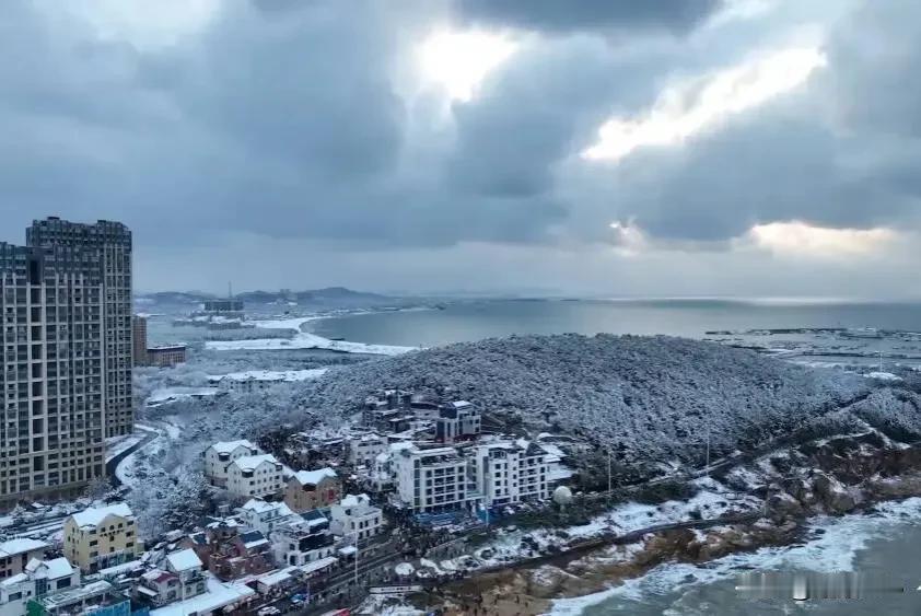 冷空气一股接一股！
下周青岛最低温-5℃，
烟威局部地区降大雪！
山东未来三天大