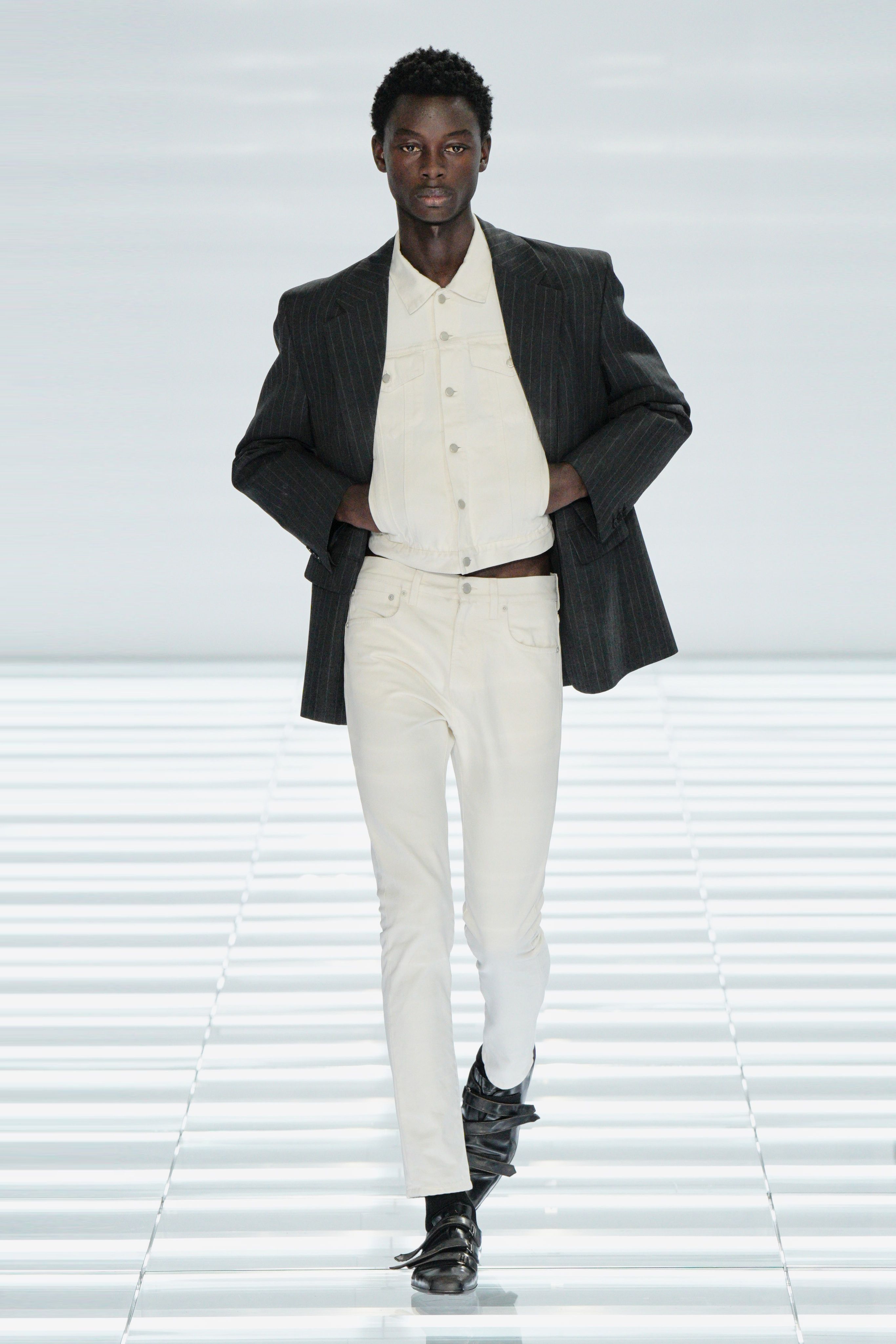 Prada米兰男装秀场Prada 2027春夏男装秀在米兰发布Miuccia P