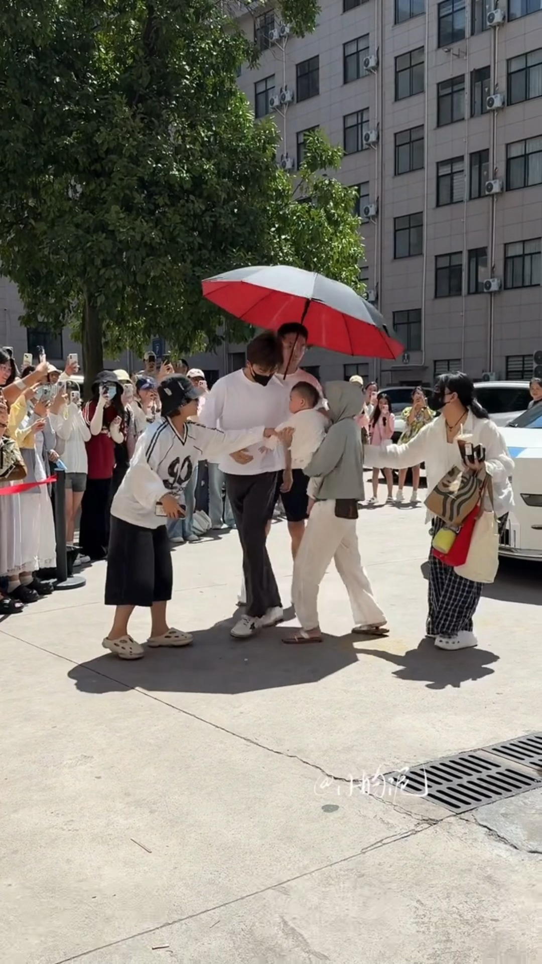 好混乱的场面[傻眼] ​​​