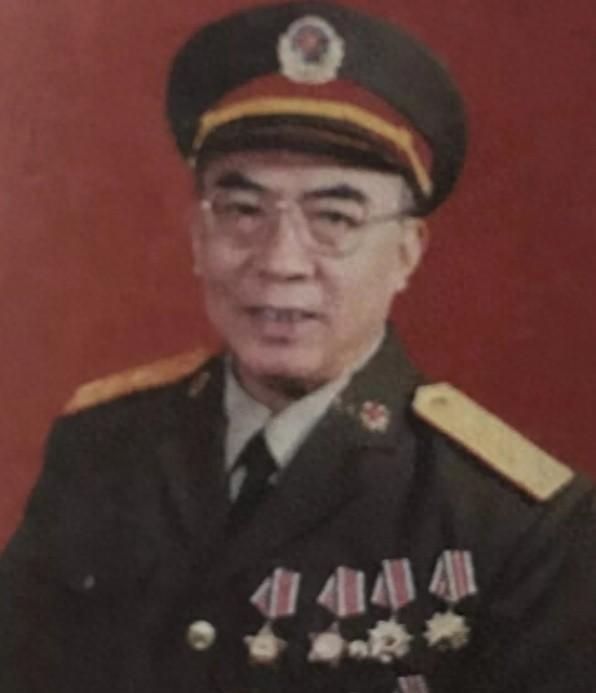 1986年，张少松担任西藏军区政委时，收到一封赞扬批评作风可贵的来信，令人深思