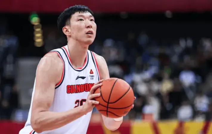 太欺负人了！广东110-92北京，我发现了5个不得不承认的事实：
1.周琦只发挥