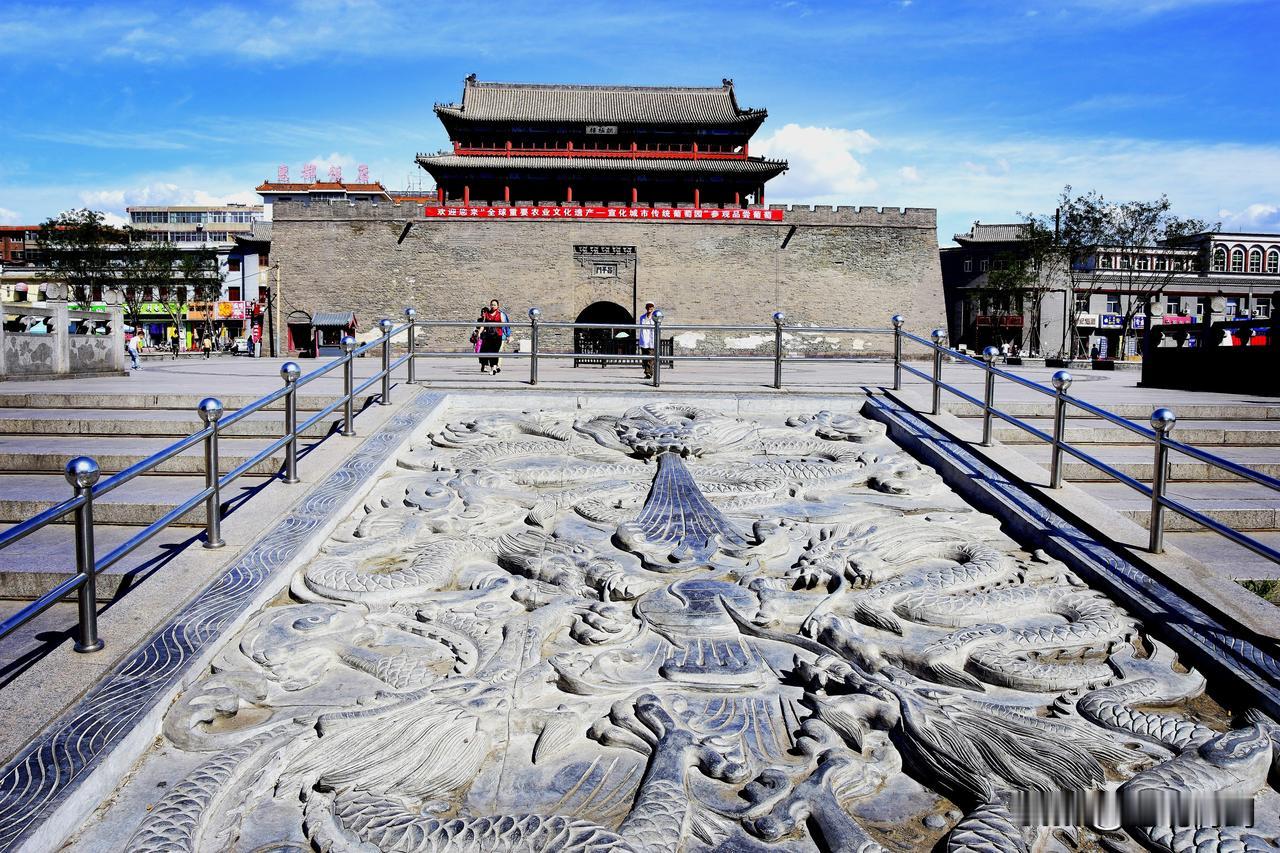 陌生人突然喊你的名字怎么办？我在宣化人民公园东门行走，就是南门楼那边，九十年代城