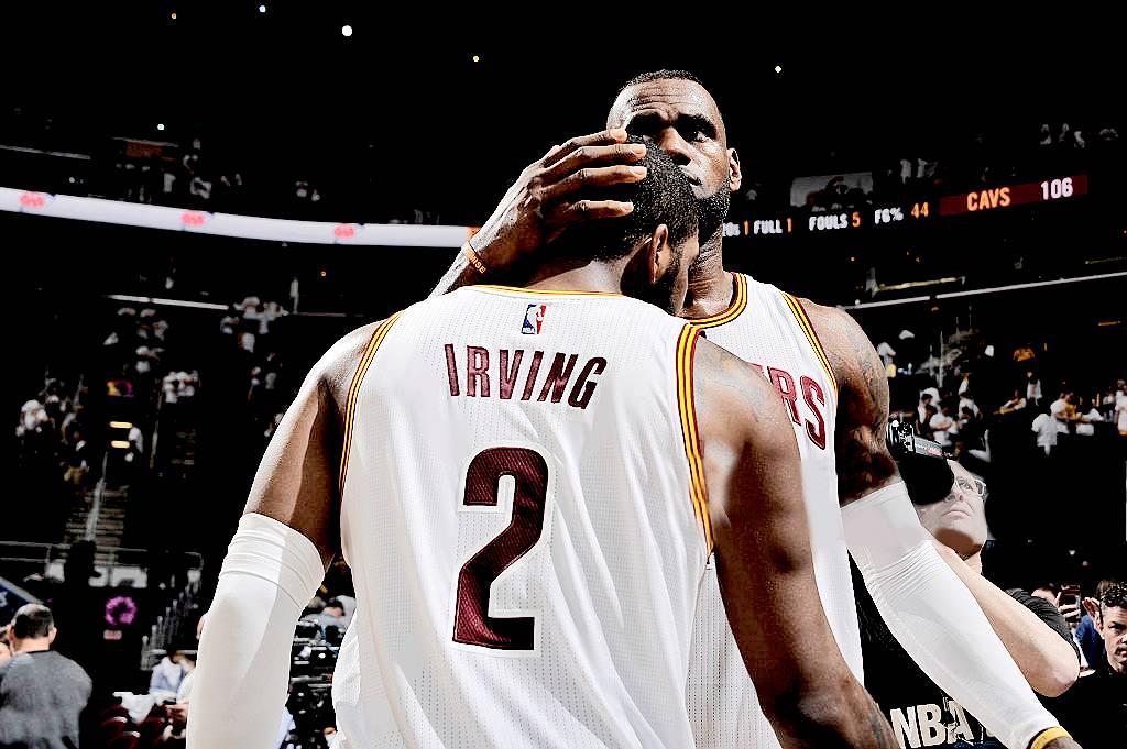 帕金斯表示，欧文在骑士队打球的时候，他的家就在欧文旁边。欧文在骑士离开的原因是不