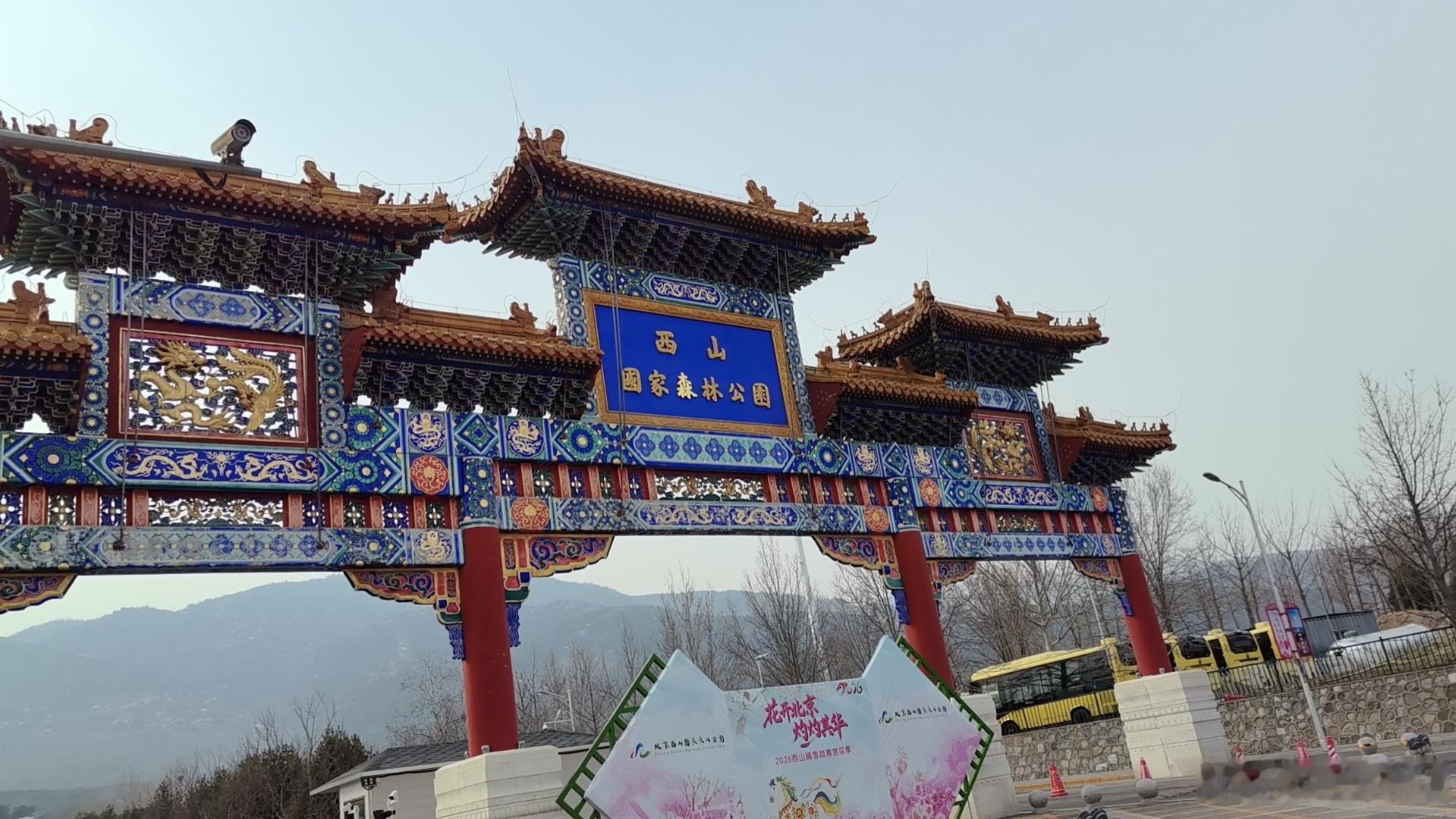 我发现很多人把“情绪稳定”理解成了“没有情绪”。分手不哭、受委屈不闹、被冒犯也不