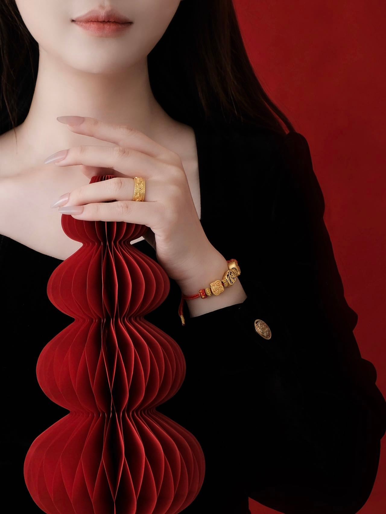 马年未到马元素黄金已成消费潮曼卡龙你是会选联名的！靠上徐悲鸿笔下这群“顶流”马，