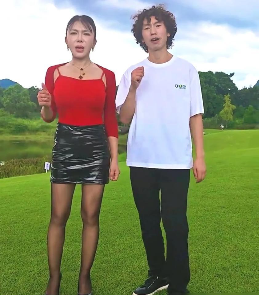 他们拍婚纱，你当真了？
歌是写的，合同是签的，眼泪是演的。
你刷的每一条互动，都