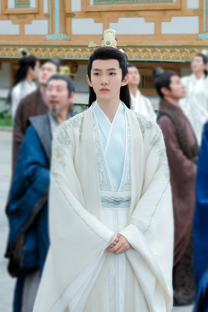 《长相思》涂山璟复活中....好喜欢这套造型！！！！ ​​​