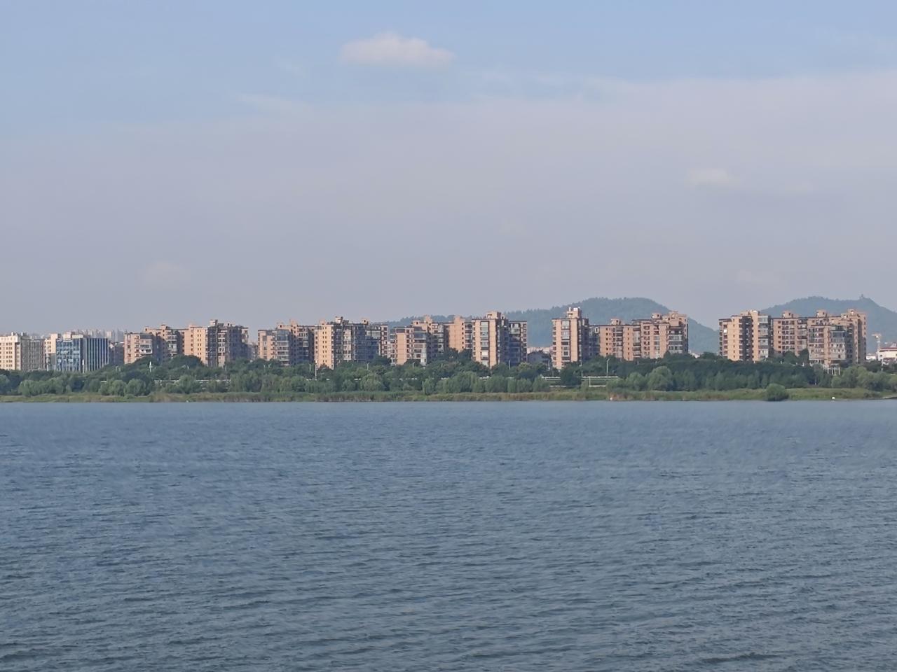 汉江遇洞庭｜襄阳与岳阳，两座省域副中心，一城风骨，一城江湖
 
一座扎根汉江中游