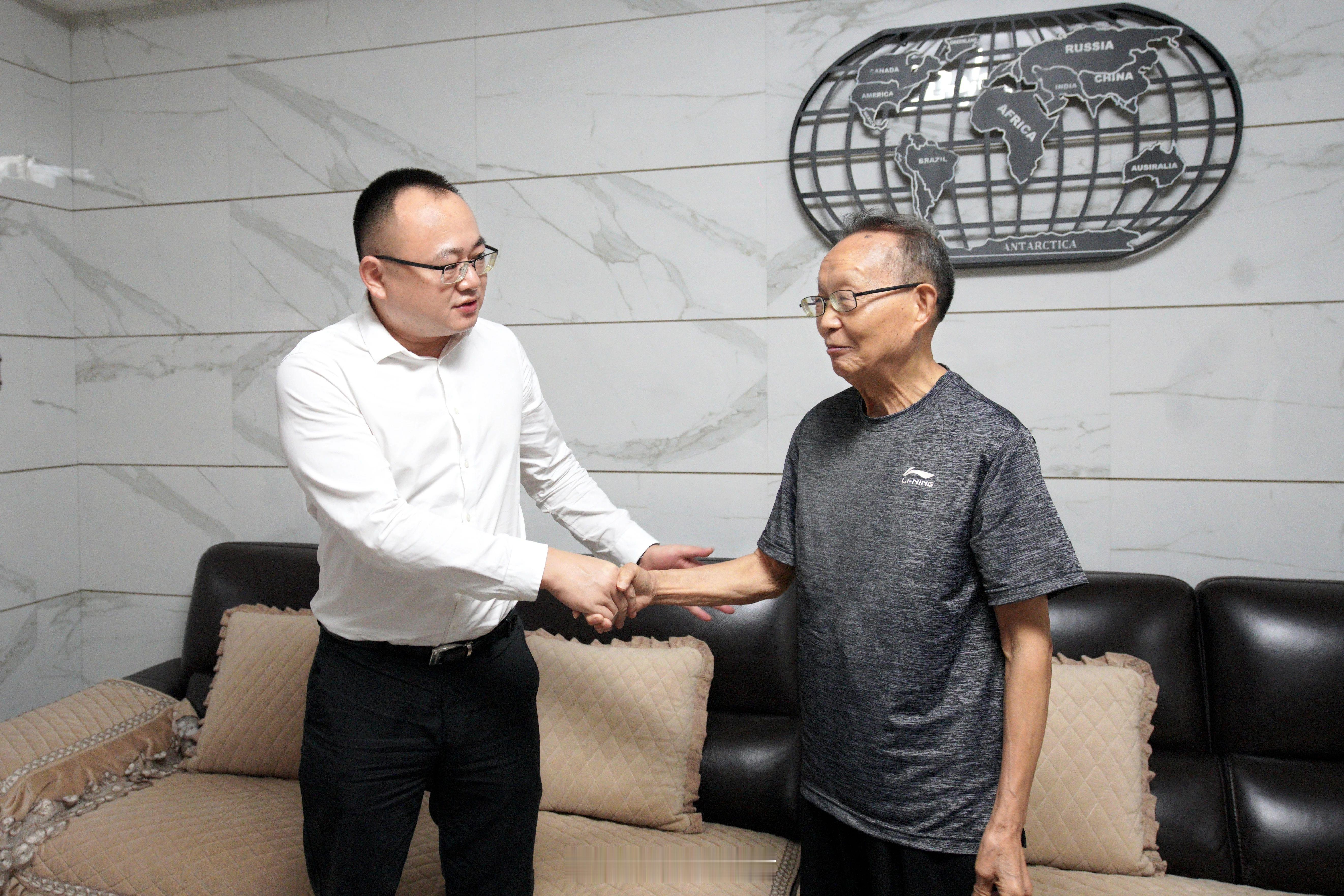 刘亮任宁乡市代理市长 