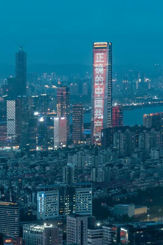 “种一棵树最好的时间是十年前，其次是现在。”
————
不要为过去的拖延而懊悔，