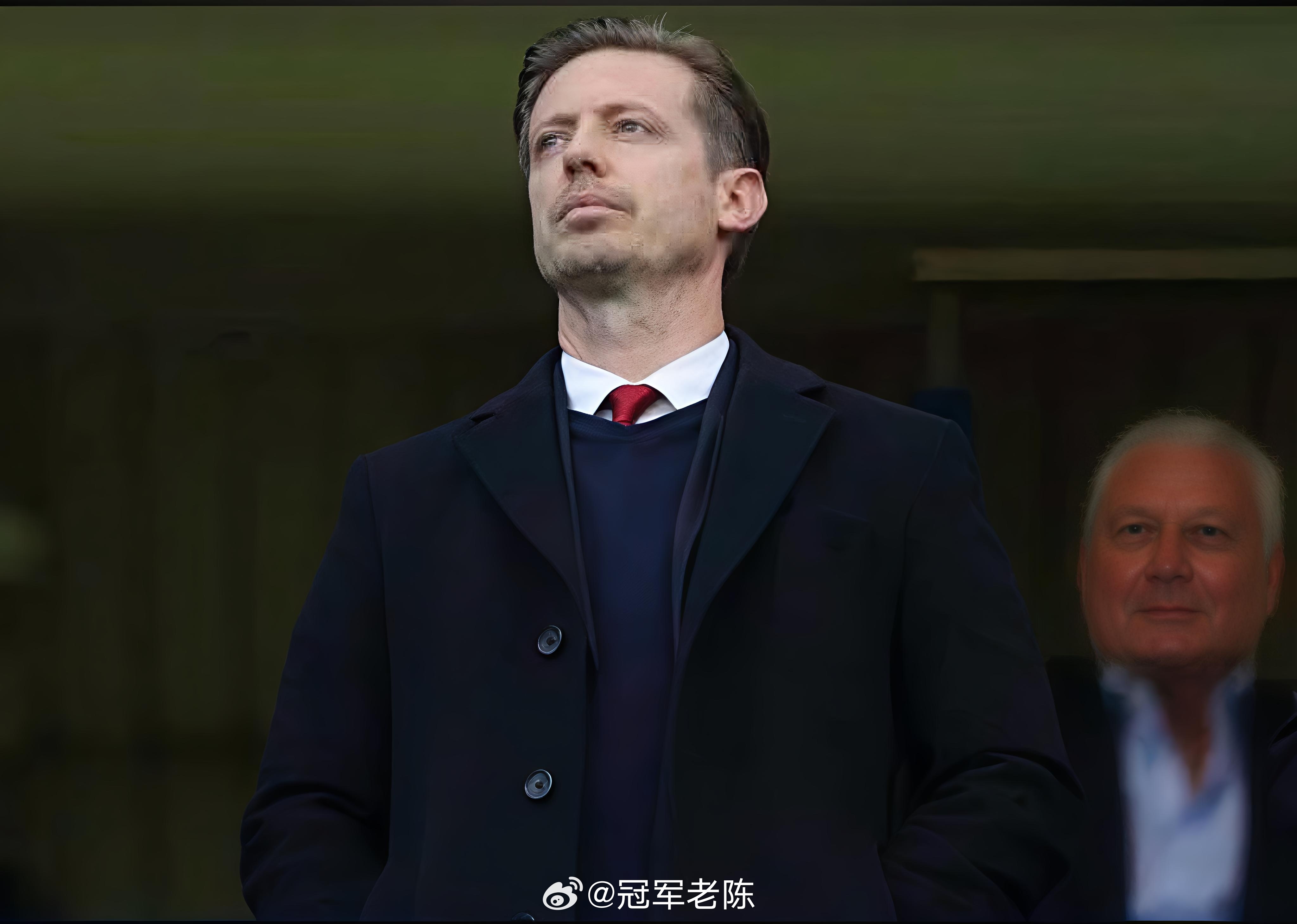 【提前一年离任】爱德华兹已辞去FSG足球业务CEO一职，比原定计划提前一年离任。
