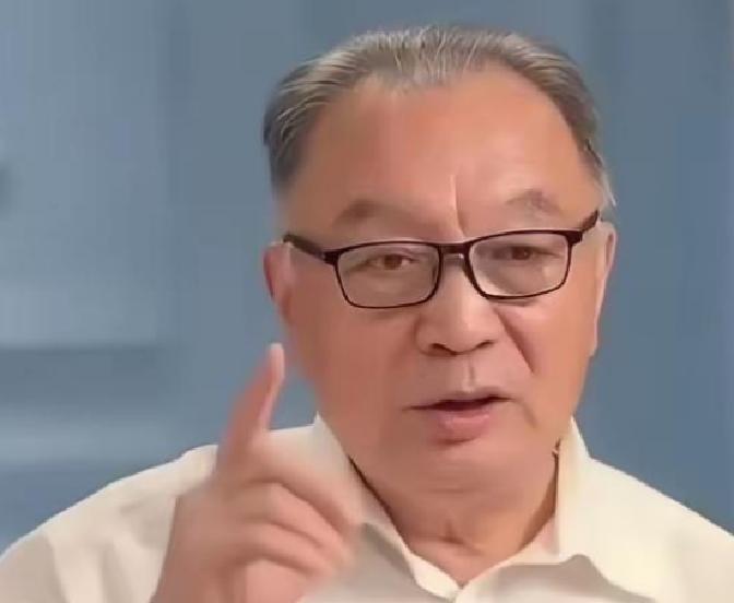 果不其然。
 
日本方面突然宣布了，把“反击能力”写进对外公开的安全文件，并推进