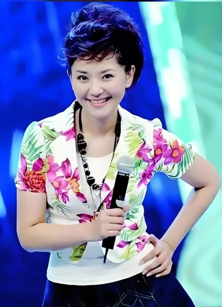 著名主持人方琼方大美女