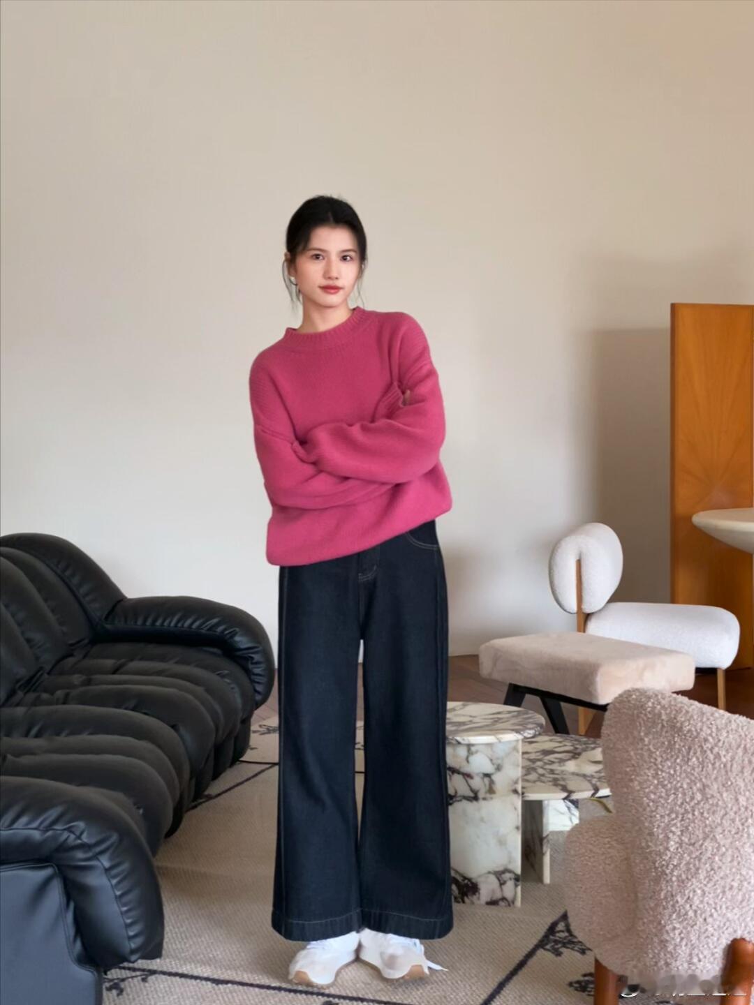 树莓红风格大赏2025年色彩记忆树莓红与冬日的浪漫邂逅：解锁慵懒氛围感穿搭密码当