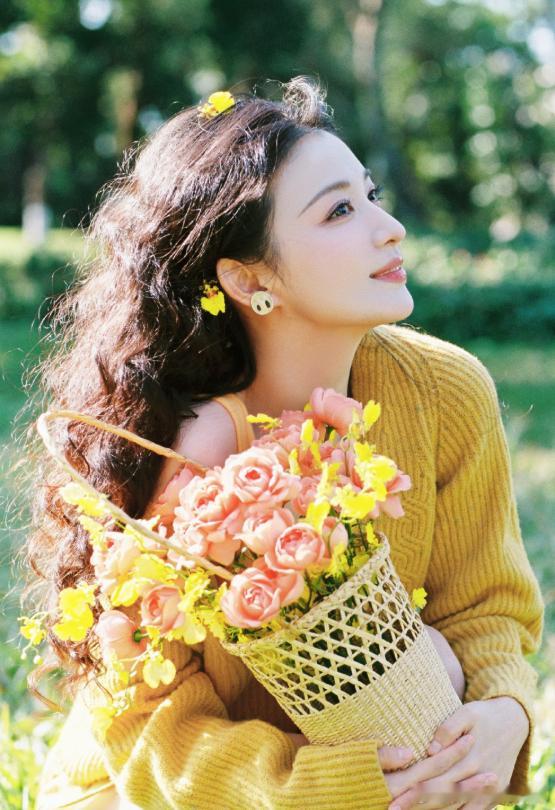 1.鹿晗新一季的《五哈》已经有很多品牌方想要做植入了，他的粉丝底盘还是很稳的。2