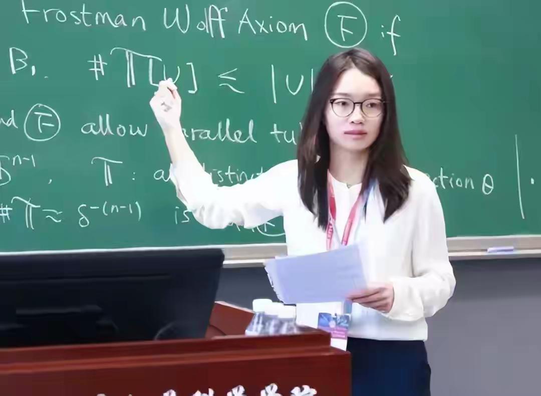 获菲尔兹奖仅24小时，人民日报3次“点名”王虹！
 
2026国际数学家大会上传