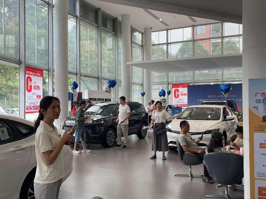 昂科威Plus限时一口价16.99万元起，以智能配置与强劲动力引领市场
国庆期间