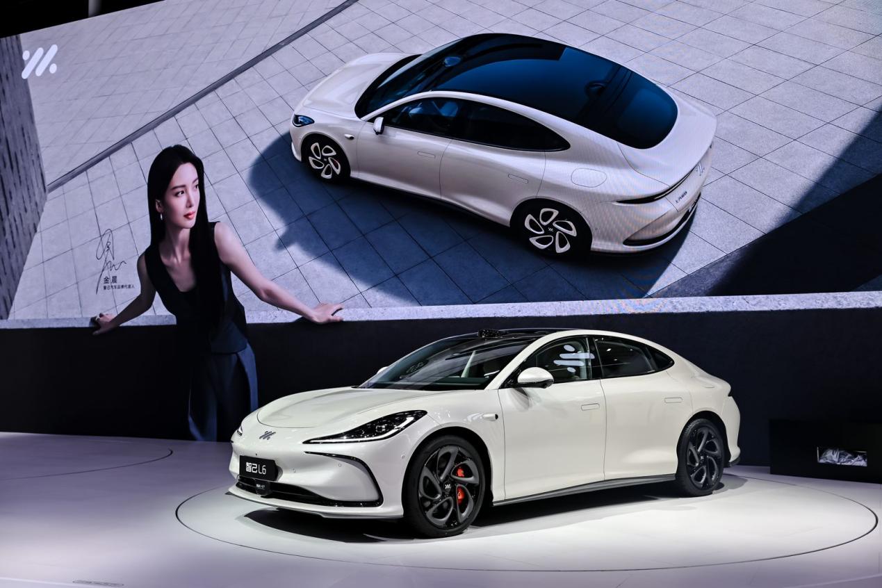 3.0。至此，智己L6将以灵蜥数字底盘、IMOS 3.0和类SUV的多功能智能化