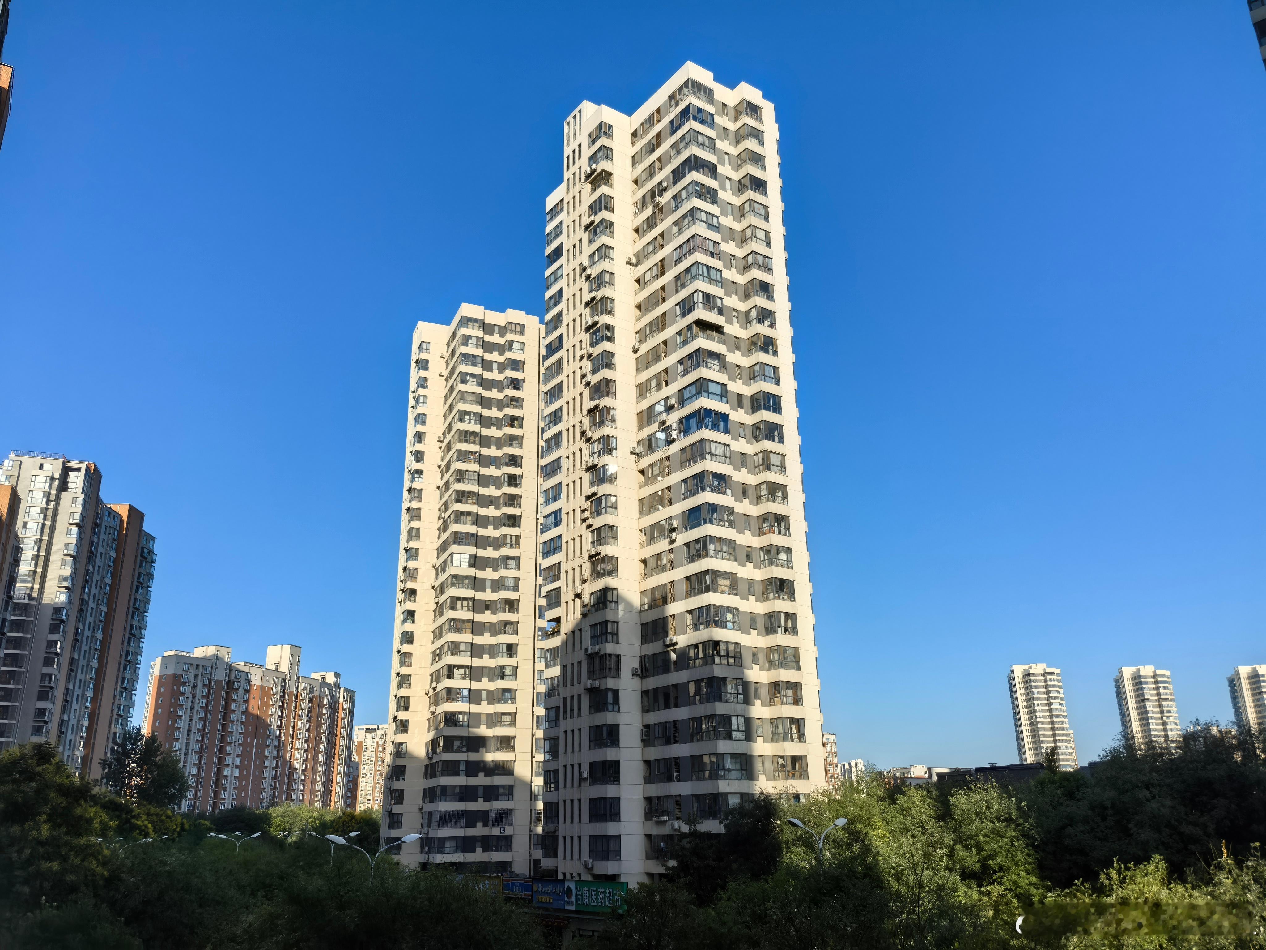 生活手记 八月的最后一天新周伊始用好天气开场了呢☀️，保持对生活的热爱，继续冲冲