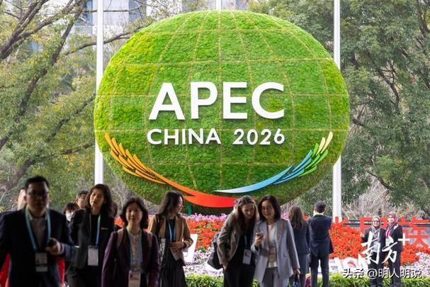 离开一个中国，台湾连国际活动的门都摸不到
 
明人明说，不绕弯子，今天直接讲透。