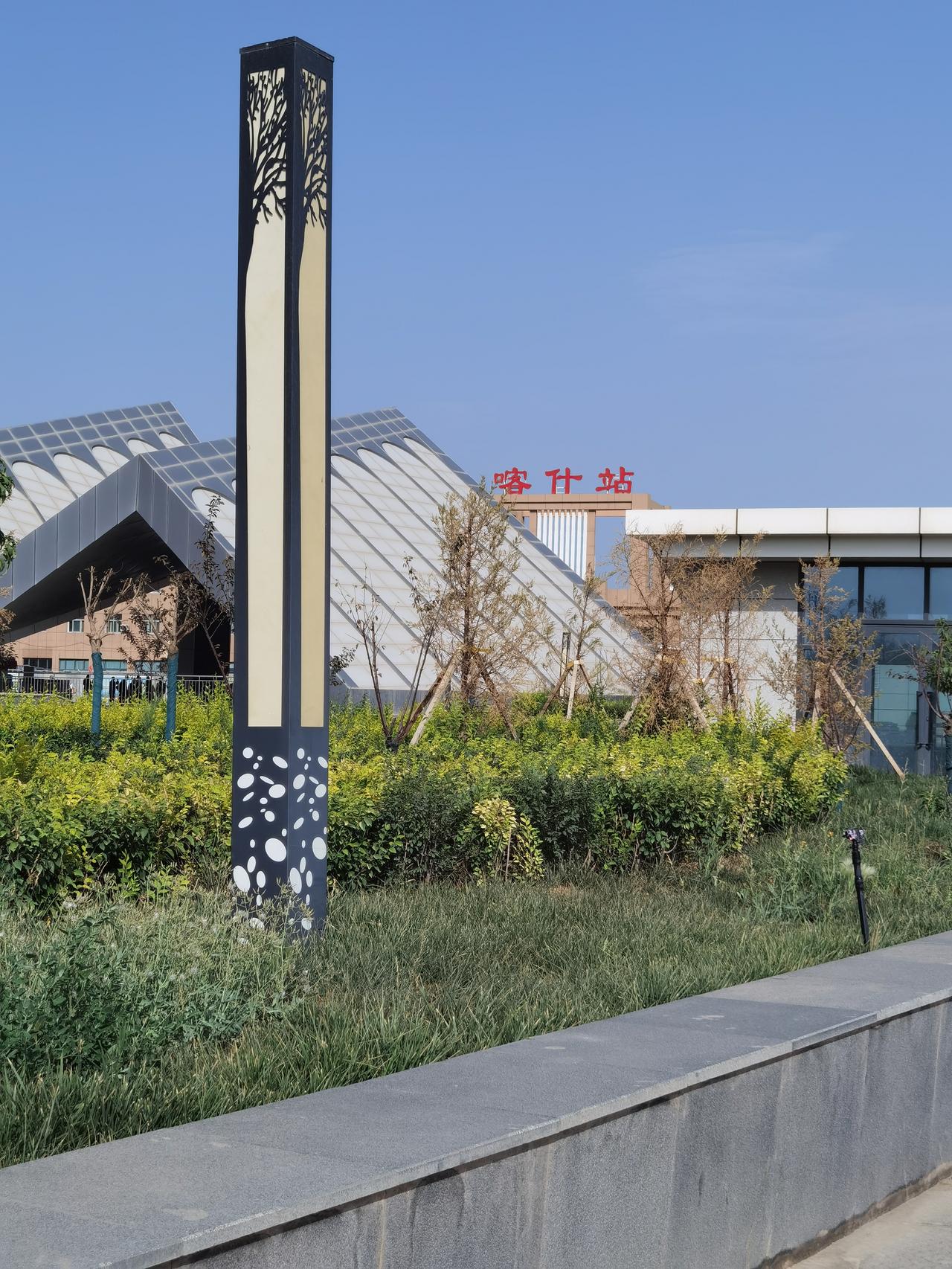 。以下是关于它的详细介绍：
 
历史渊源 
 
高台民居位于喀什市区东南端的黄土