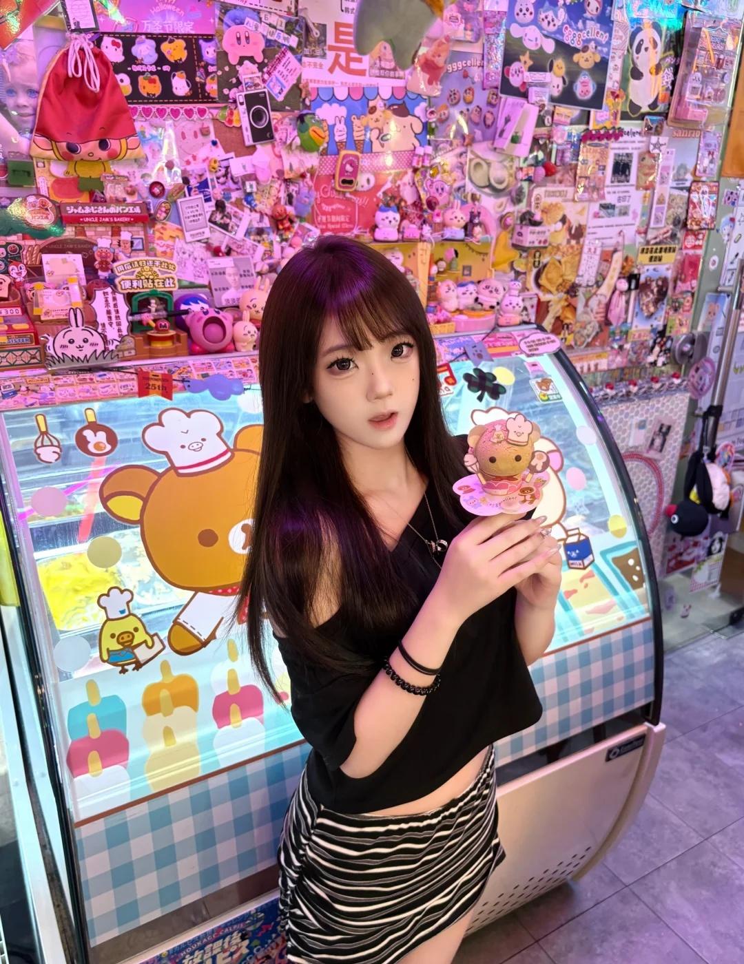 轻松一夏՞⦁㉨⦁՞🍨六运小区好萌萌的一家店哦
太可爱了！冰淇淋也好好吃🤤城市