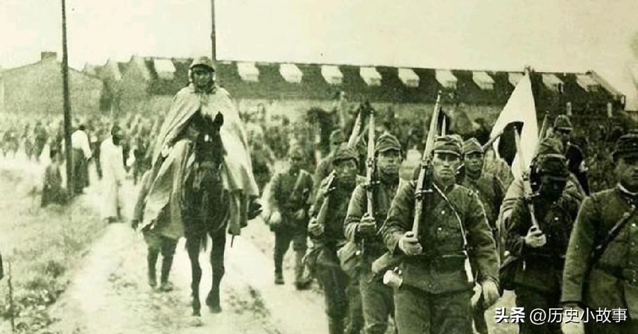 1932年，一个地主婆变卖了所有家产，支持儿子抗日，儿子拿到钱后瞬间失联。几年后