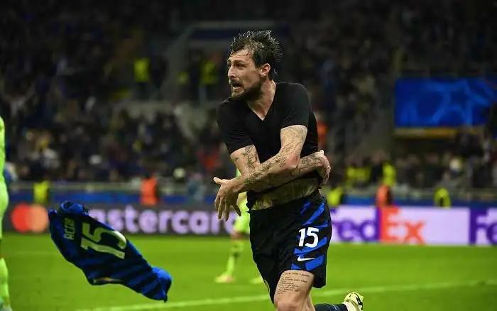 【阿切尔比将离开国际米兰】只有一个卵的励志男神要走了！上赛季击败巴萨，曾经释放洪